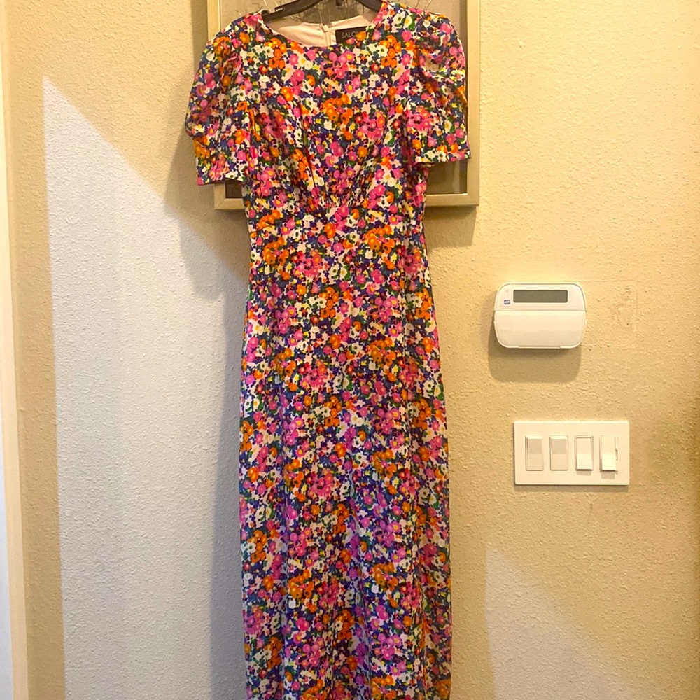 Saloni floral short sleeve fitted long dress 👗